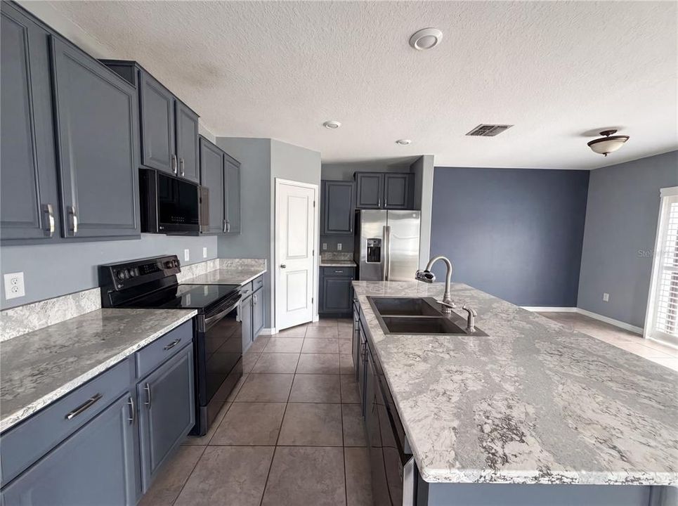 For Sale: $330,000 (4 beds, 2 baths, 1870 Square Feet)