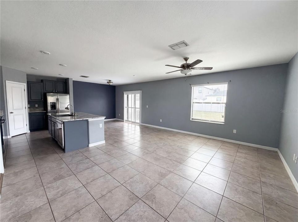 For Sale: $330,000 (4 beds, 2 baths, 1870 Square Feet)
