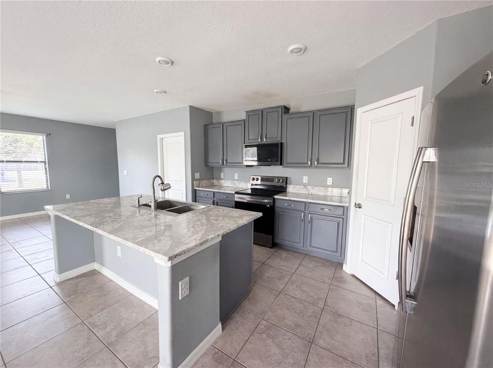 For Sale: $330,000 (4 beds, 2 baths, 1870 Square Feet)