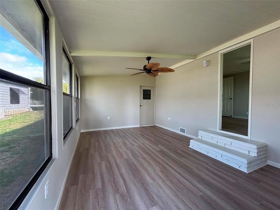 В аренду: $1,900 (2 спален, 2 ванн, 1092 Квадратных фут)