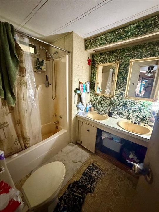 На продажу: $80,000 (4 спален, 4 ванн, 1638 Квадратных фут)