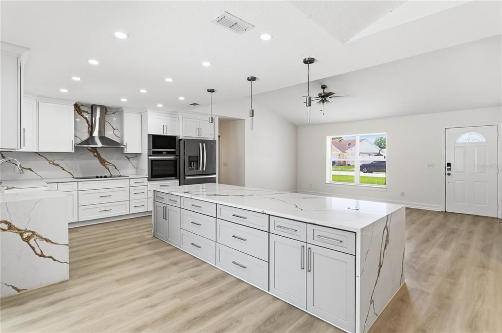 En Venta: $649,000 (4 camas, 2 baños, 1742 Pies cuadrados)