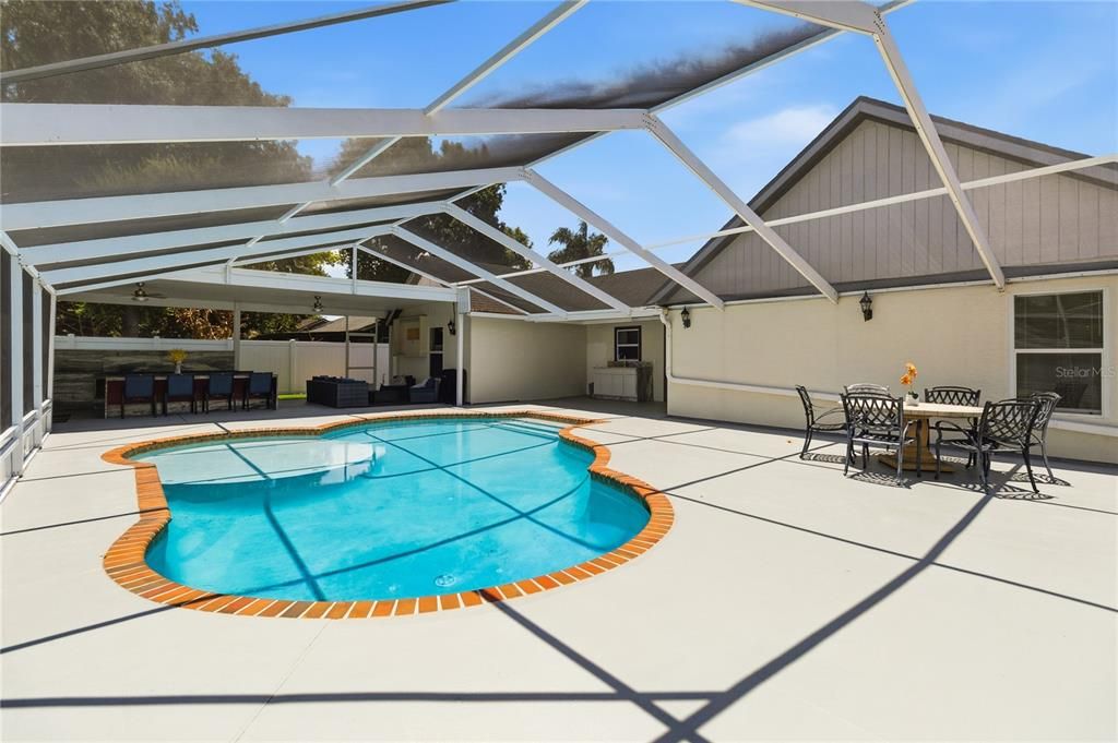 En Venta: $649,000 (4 camas, 2 baños, 1742 Pies cuadrados)