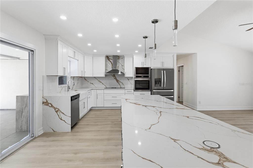 En Venta: $649,000 (4 camas, 2 baños, 1742 Pies cuadrados)