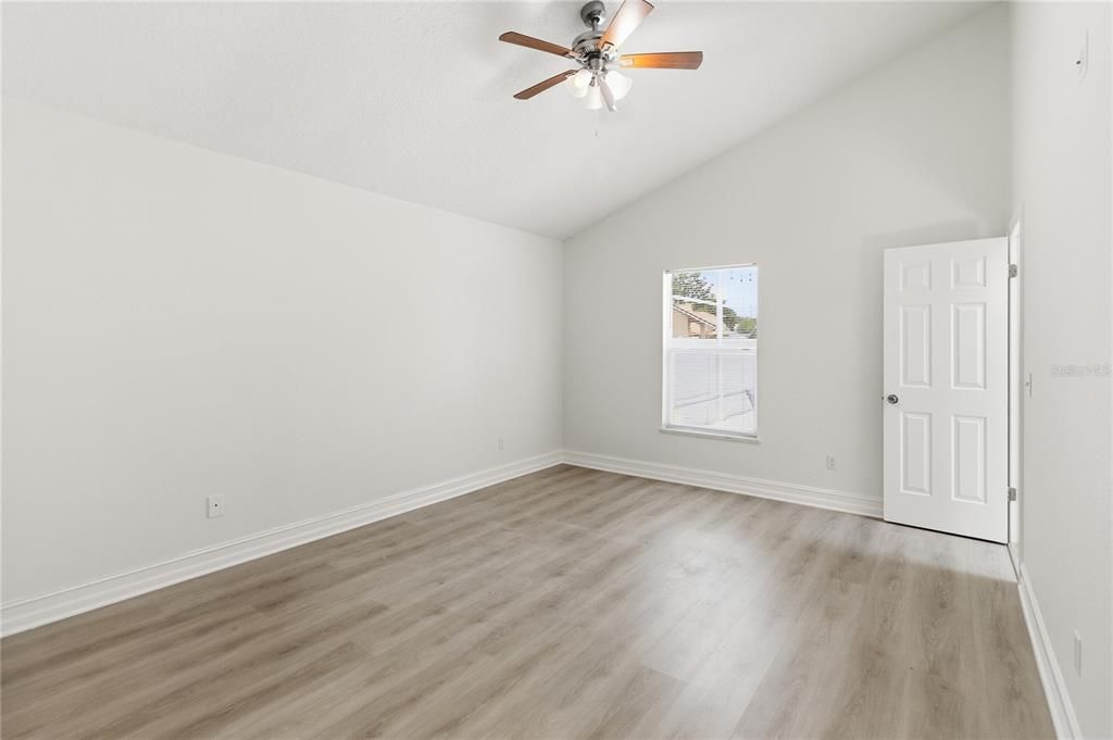 En Venta: $649,000 (4 camas, 2 baños, 1742 Pies cuadrados)