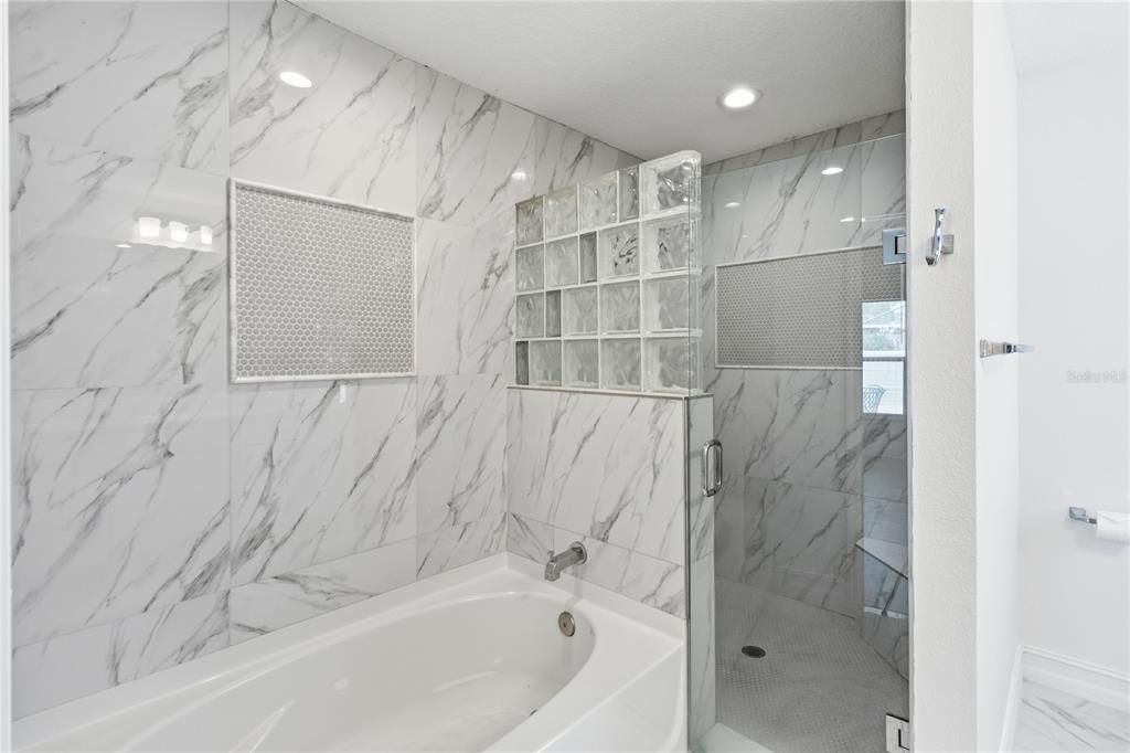 En Venta: $649,000 (4 camas, 2 baños, 1742 Pies cuadrados)