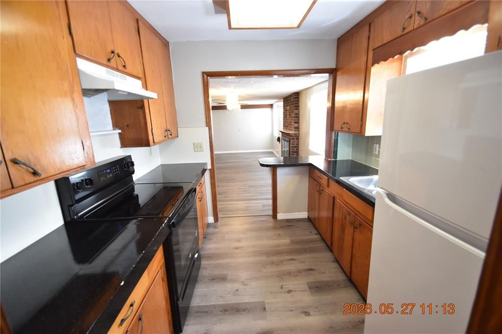 В аренду: $2,250 (4 спален, 2 ванн, 1608 Квадратных фут)