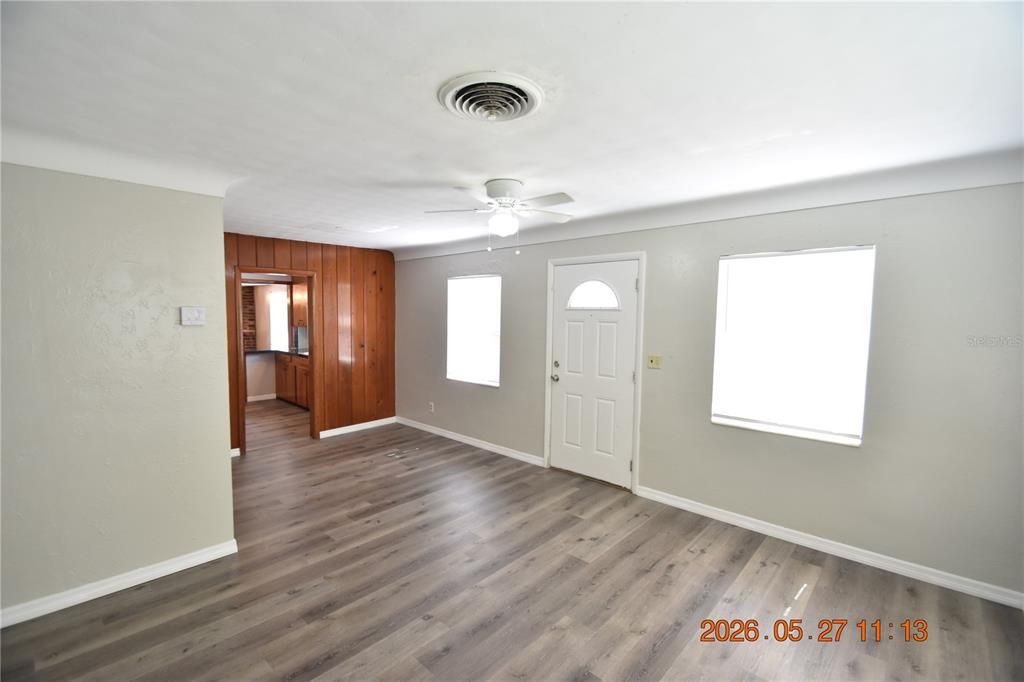 В аренду: $2,250 (4 спален, 2 ванн, 1608 Квадратных фут)