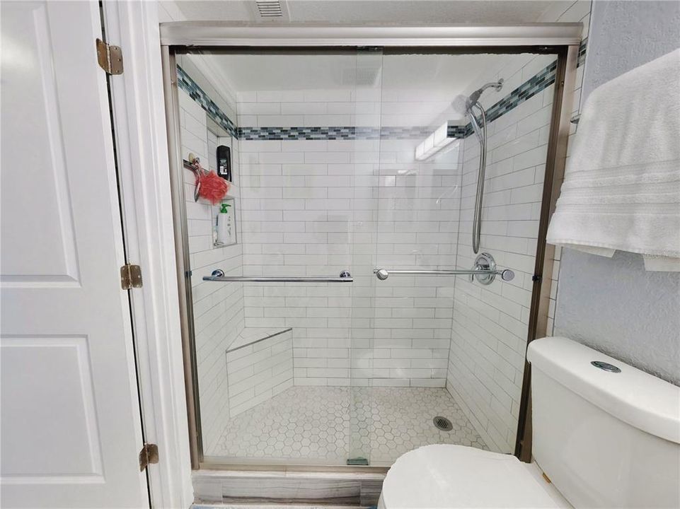 En Venta: $329,000 (2 camas, 1 baños, 840 Pies cuadrados)