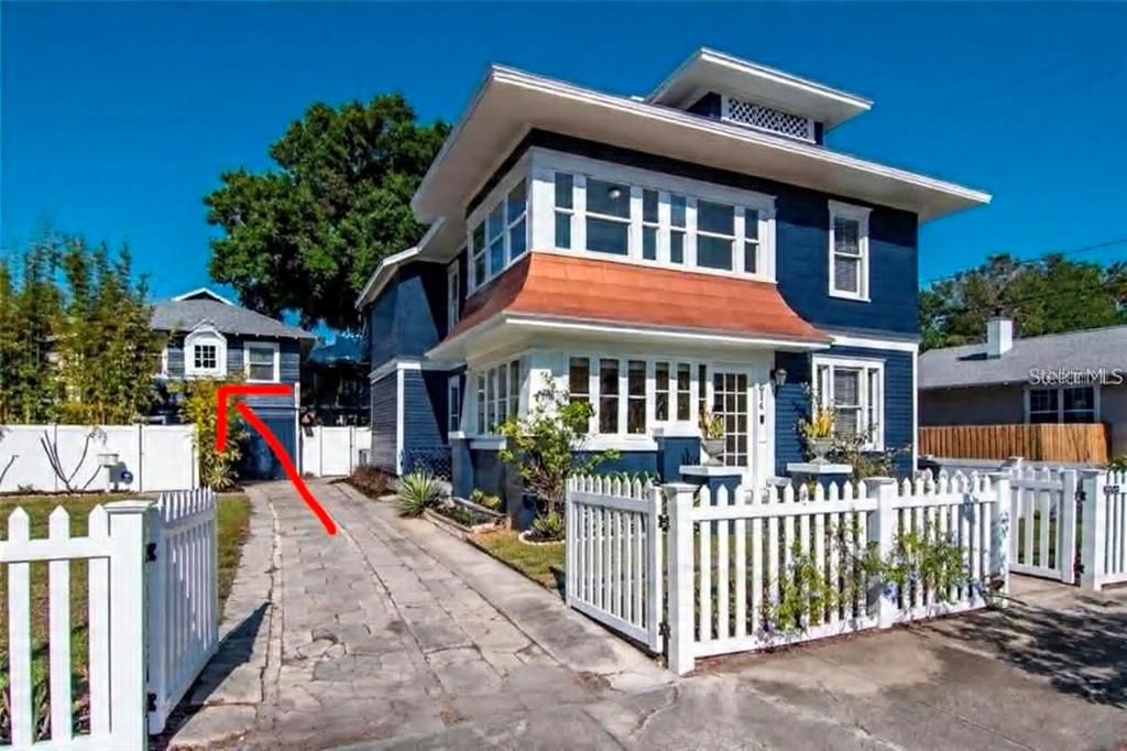 For Rent: $1,800 (1 beds, 1 baths, 690 Square Feet)