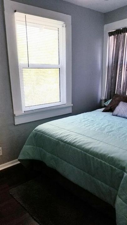 For Rent: $1,800 (1 beds, 1 baths, 690 Square Feet)