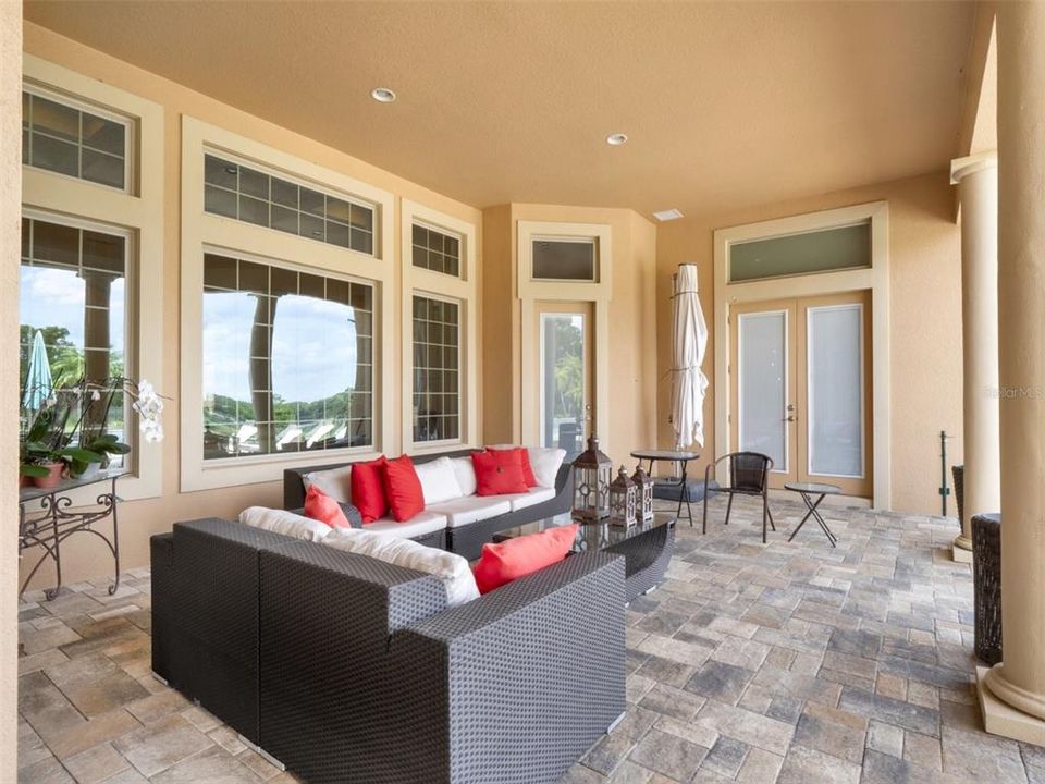 For Sale: $1,925,000 (5 beds, 5 baths, 5118 Square Feet)