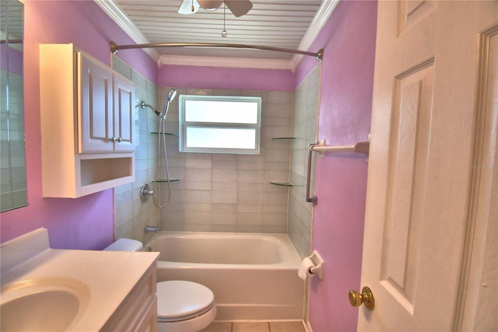 For Sale: $249,900 (3 beds, 1 baths, 1176 Square Feet)