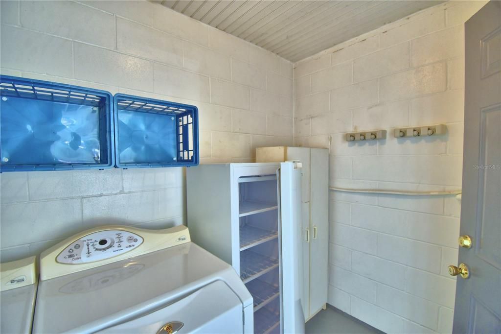 For Sale: $249,900 (3 beds, 1 baths, 1176 Square Feet)