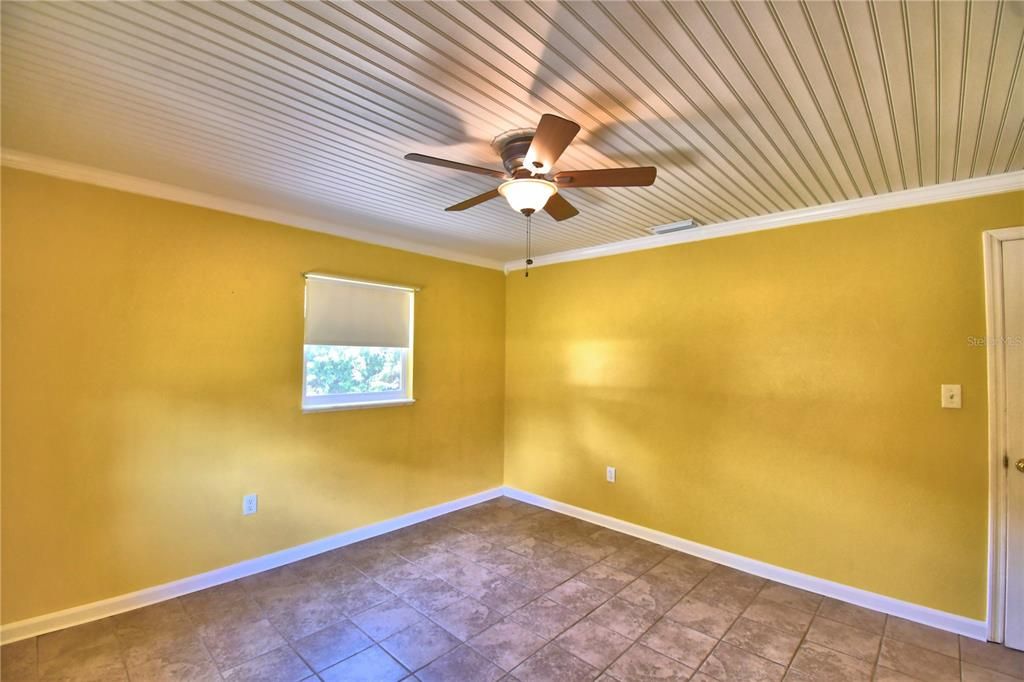 For Sale: $249,900 (3 beds, 1 baths, 1176 Square Feet)