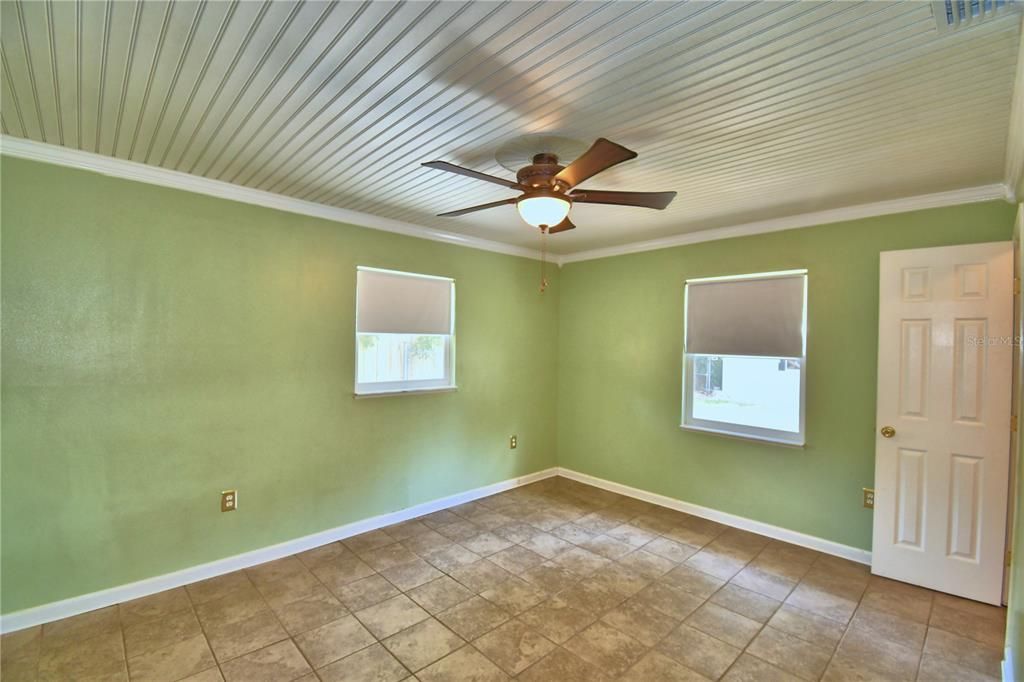 For Sale: $249,900 (3 beds, 1 baths, 1176 Square Feet)