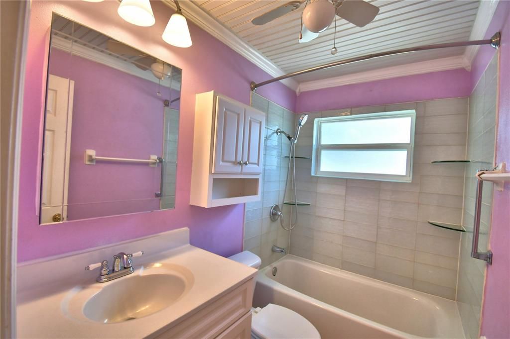 For Sale: $249,900 (3 beds, 1 baths, 1176 Square Feet)