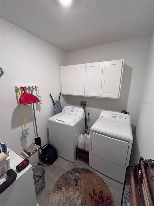 For Sale: $275,000 (2 beds, 2 baths, 1405 Square Feet)