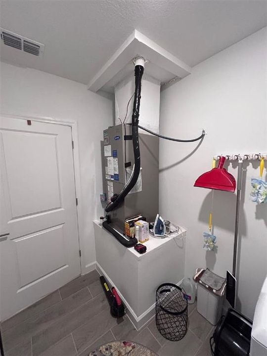 For Sale: $275,000 (2 beds, 2 baths, 1405 Square Feet)