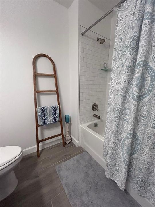 For Sale: $275,000 (2 beds, 2 baths, 1405 Square Feet)
