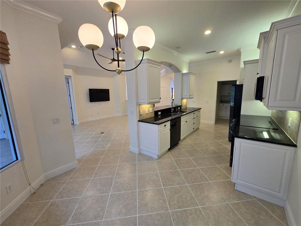For Rent: $3,700 (2 beds, 2 baths, 1912 Square Feet)