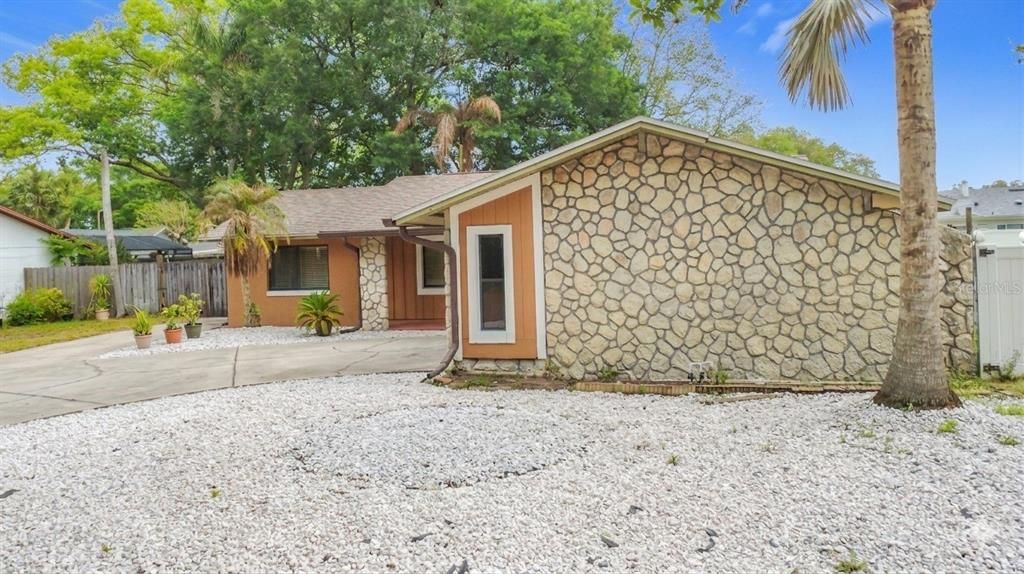 For Sale: $405,000 (3 beds, 2 baths, 1366 Square Feet)