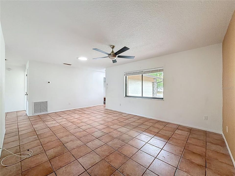 For Sale: $405,000 (3 beds, 2 baths, 1366 Square Feet)