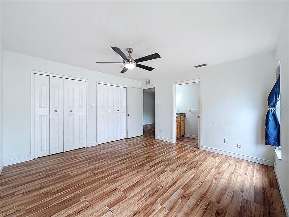 For Sale: $405,000 (3 beds, 2 baths, 1366 Square Feet)