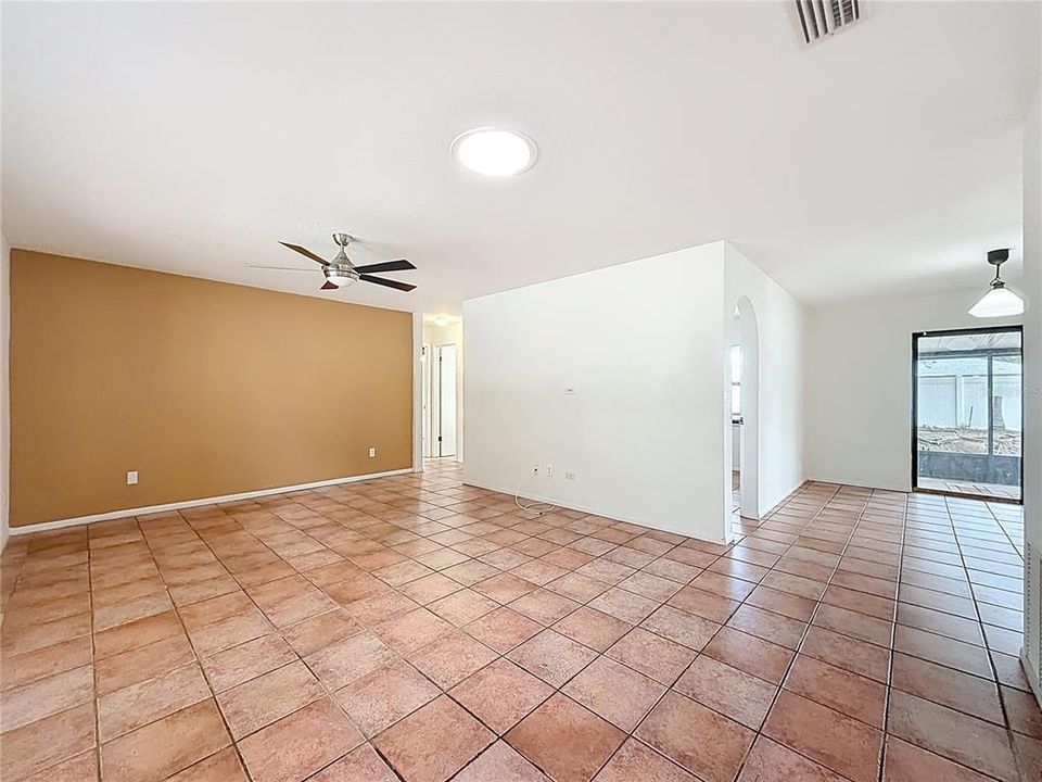 For Sale: $405,000 (3 beds, 2 baths, 1366 Square Feet)