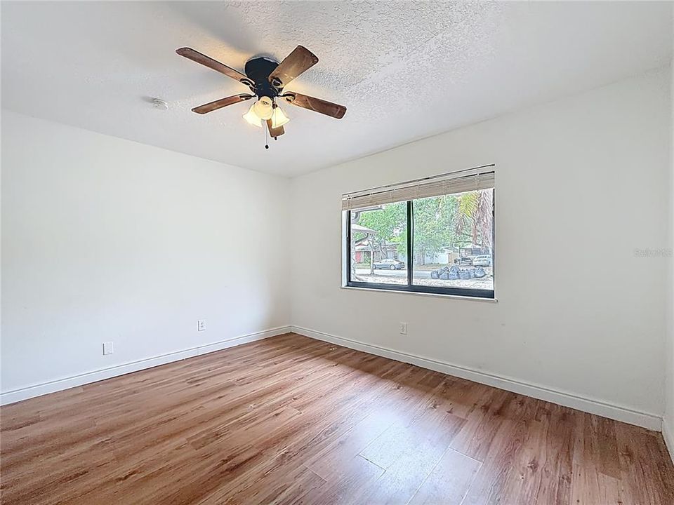 For Sale: $405,000 (3 beds, 2 baths, 1366 Square Feet)