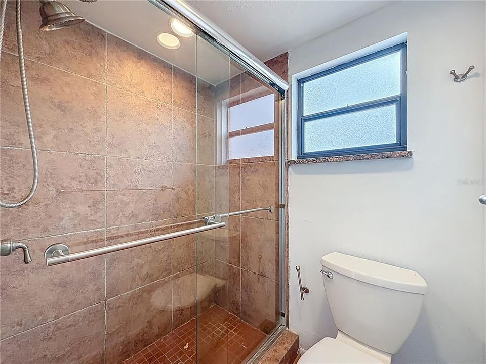 For Sale: $405,000 (3 beds, 2 baths, 1366 Square Feet)