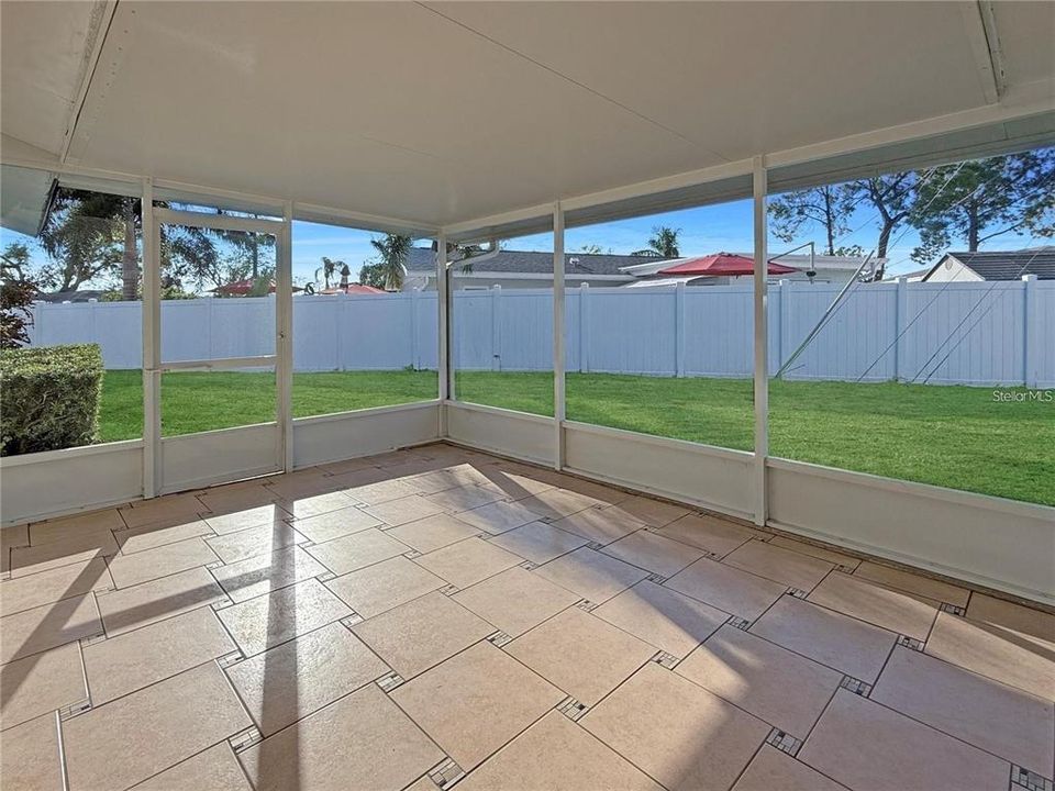 For Rent: $2,400 (2 beds, 1 baths, 1072 Square Feet)