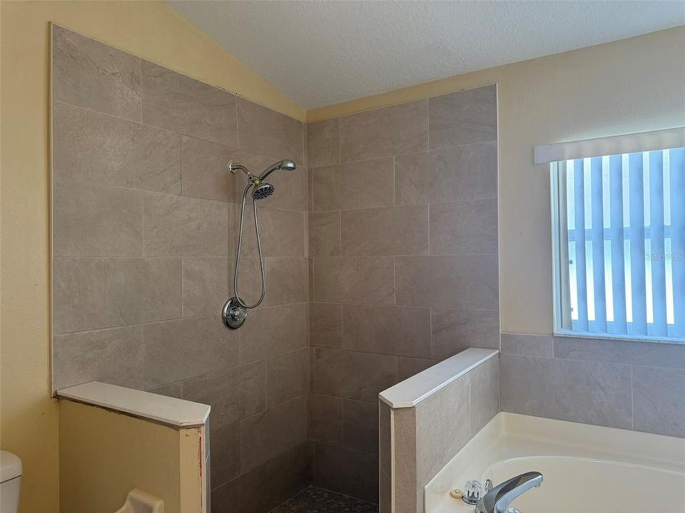 For Sale: $339,000 (4 beds, 2 baths, 1742 Square Feet)