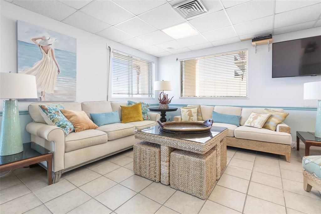 En Venta: $435,000 (2 camas, 2 baños, 1200 Pies cuadrados)