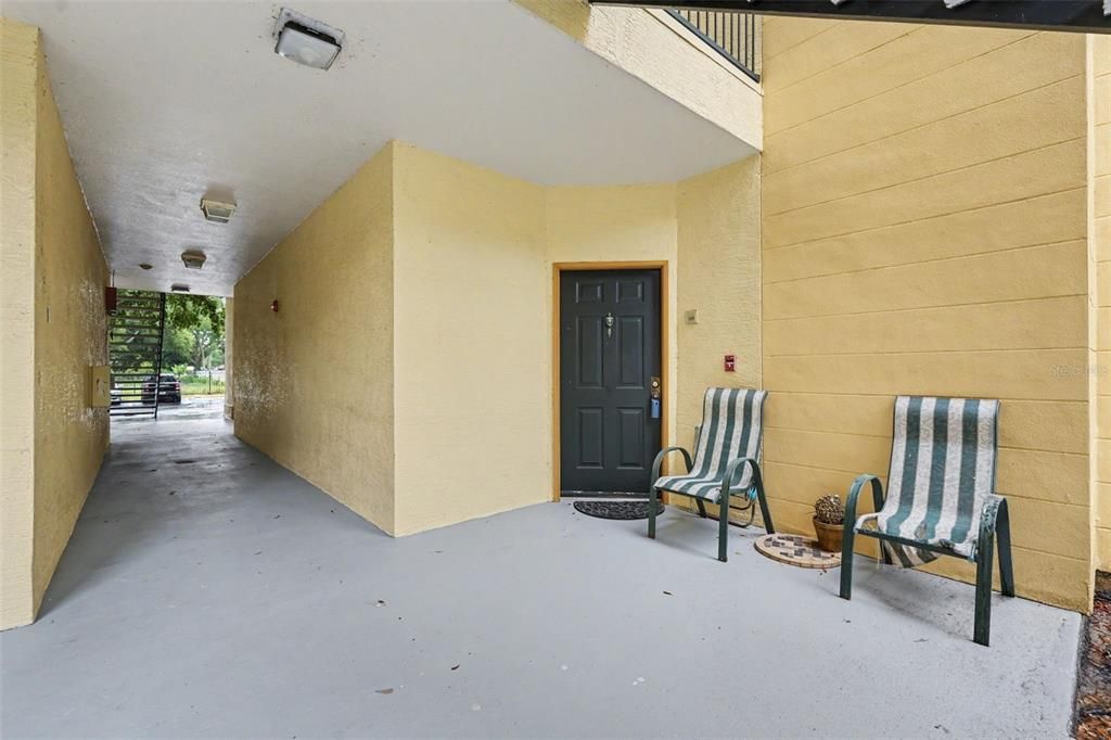 For Sale: $150,000 (1 beds, 1 baths, 734 Square Feet)