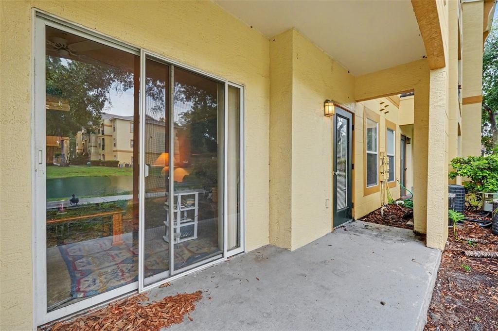 For Sale: $150,000 (1 beds, 1 baths, 734 Square Feet)