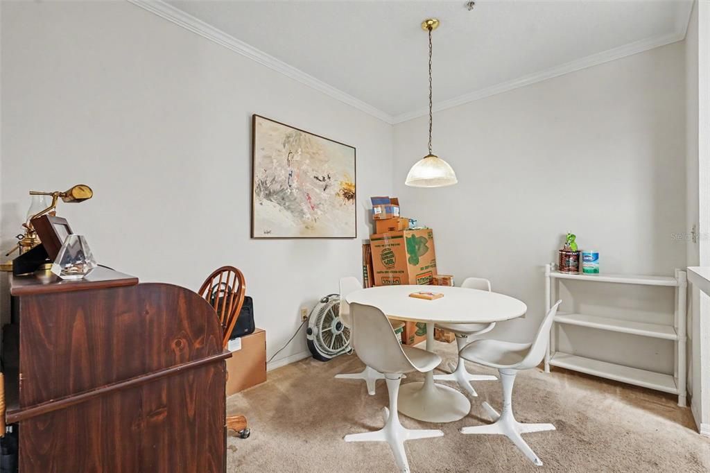 For Sale: $150,000 (1 beds, 1 baths, 734 Square Feet)