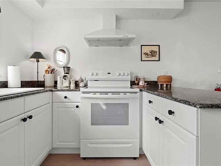 В аренду: $5,400 (4 спален, 2 ванн, 1440 Квадратных фут)