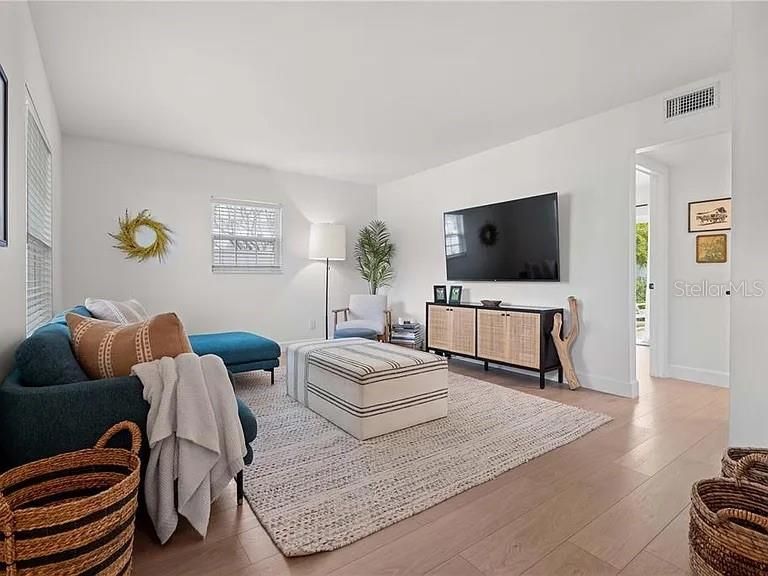 В аренду: $5,400 (4 спален, 2 ванн, 1440 Квадратных фут)