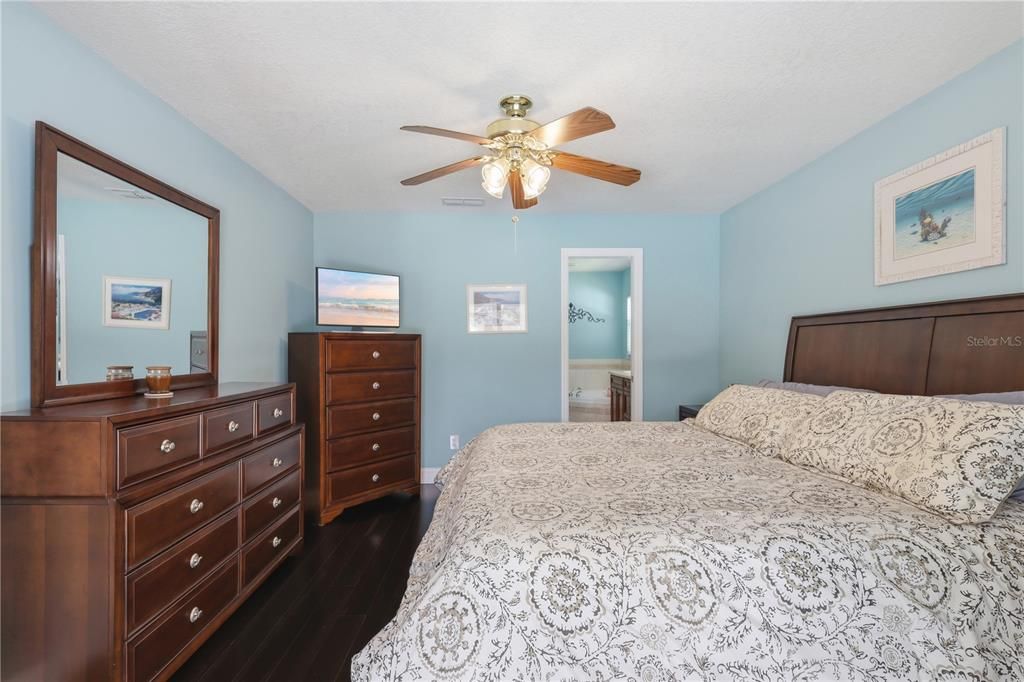 For Sale: $544,900 (4 beds, 2 baths, 2090 Square Feet)