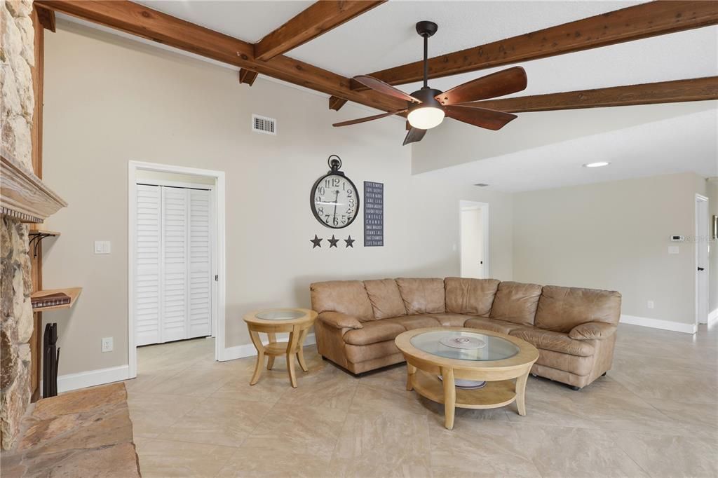 For Sale: $544,900 (4 beds, 2 baths, 2090 Square Feet)