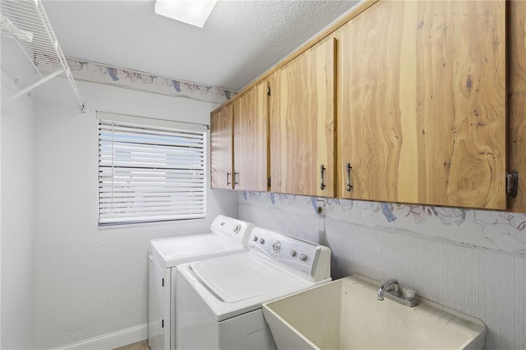 For Sale: $544,900 (4 beds, 2 baths, 2090 Square Feet)