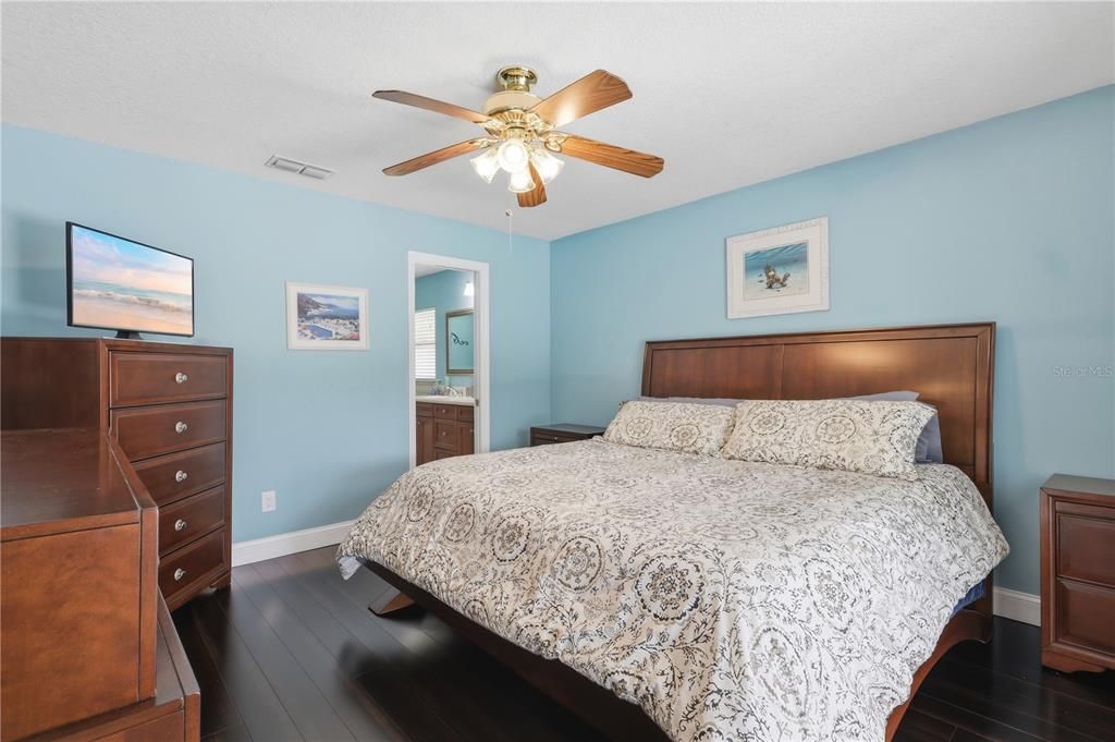 For Sale: $544,900 (4 beds, 2 baths, 2090 Square Feet)