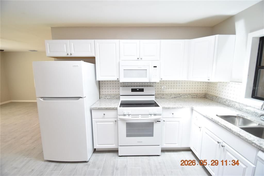 For Rent: $1,795 (4 beds, 2 baths, 1960 Square Feet)