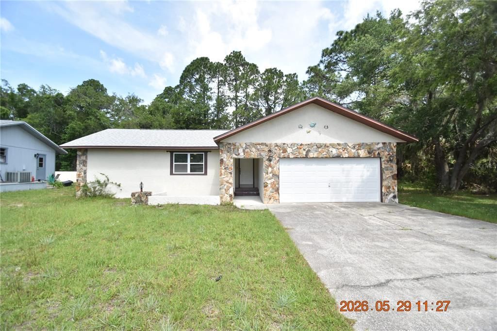 For Rent: $1,795 (4 beds, 2 baths, 1960 Square Feet)