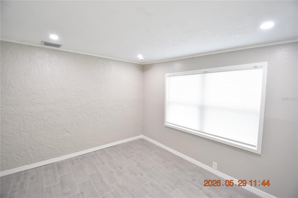 For Rent: $1,795 (4 beds, 2 baths, 1960 Square Feet)