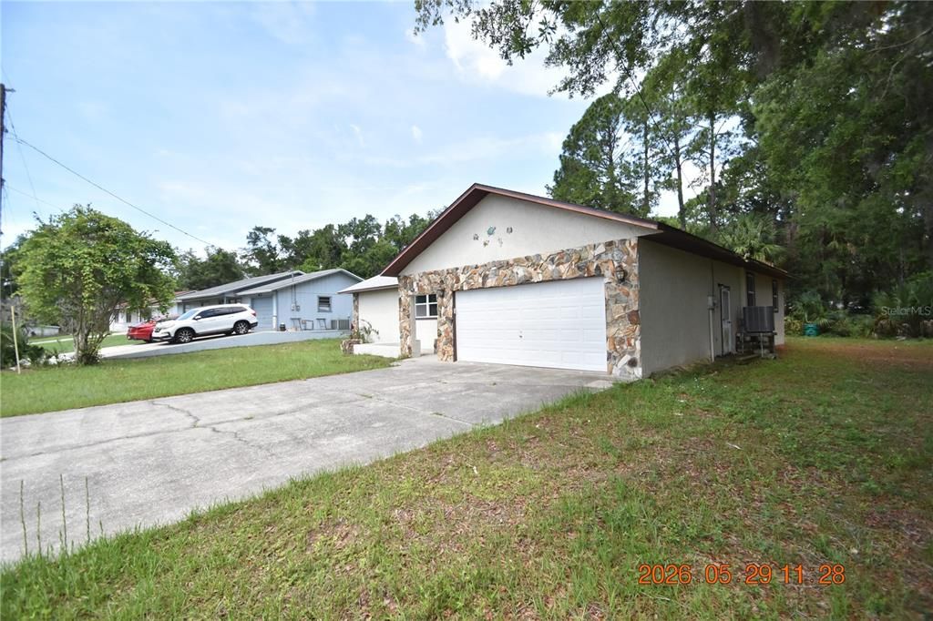 For Rent: $1,795 (4 beds, 2 baths, 1960 Square Feet)