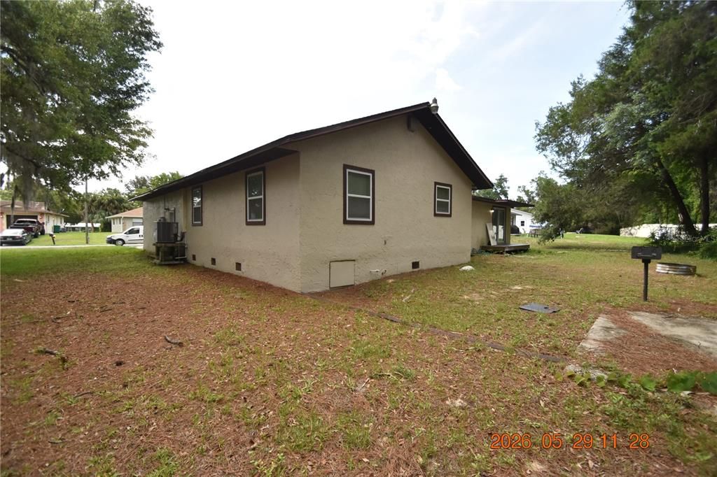 For Rent: $1,795 (4 beds, 2 baths, 1960 Square Feet)