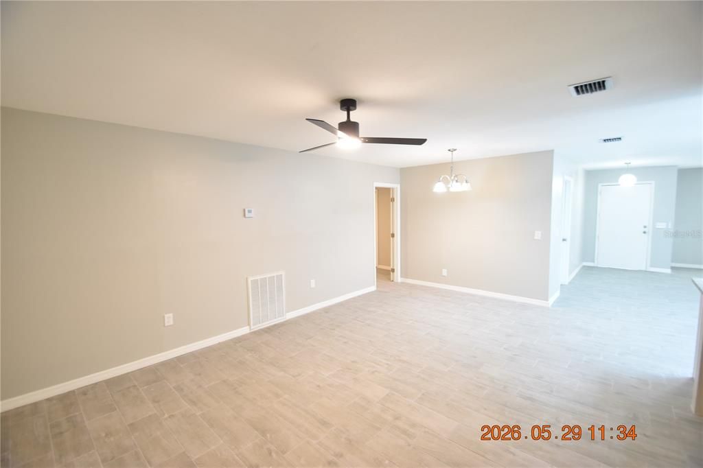 For Rent: $1,795 (4 beds, 2 baths, 1960 Square Feet)