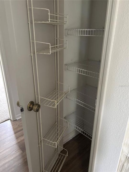 В аренду: $2,000 (2 спален, 2 ванн, 1369 Квадратных фут)